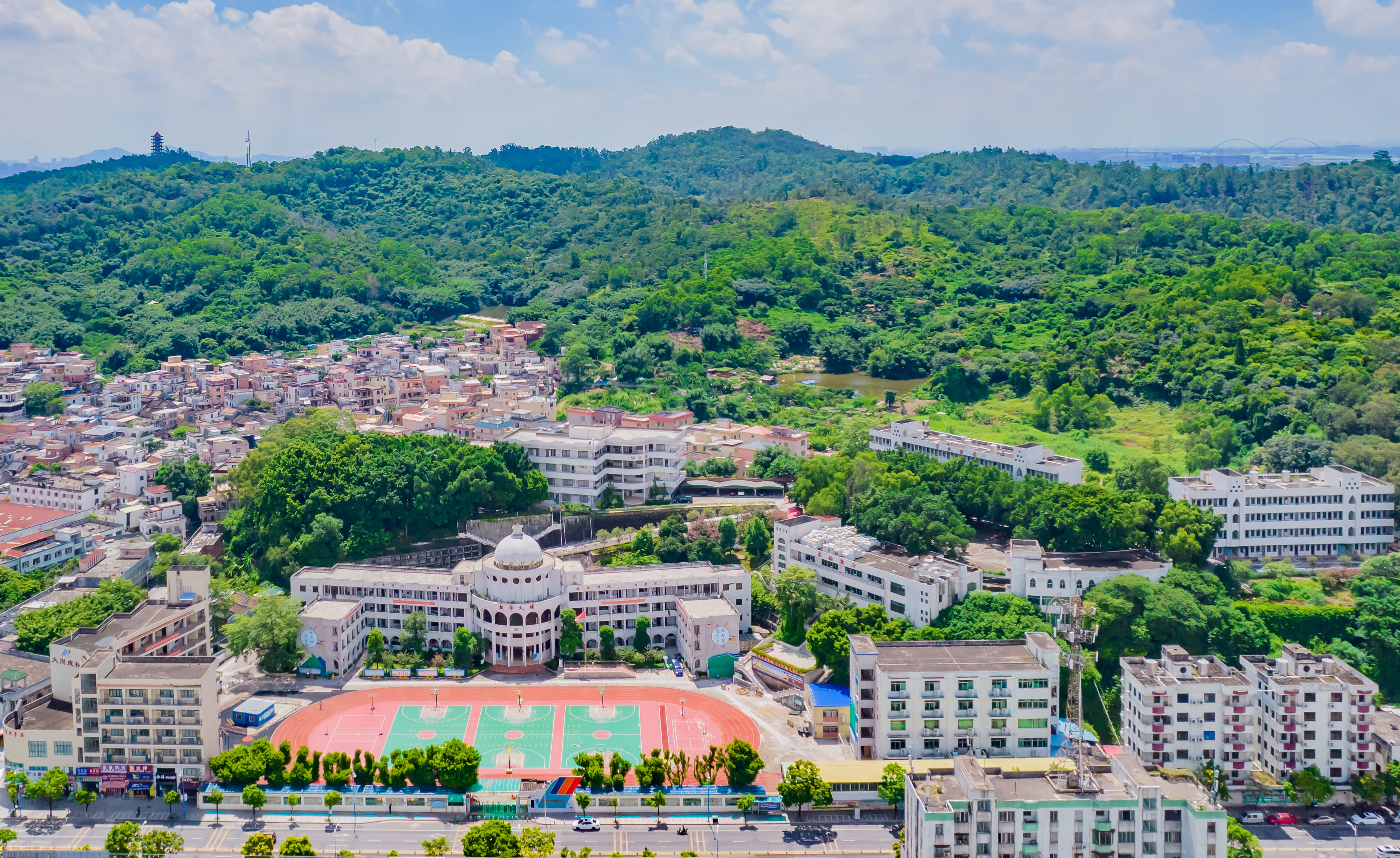 VR彩票
岭东职业技术学校校园2.jpg
