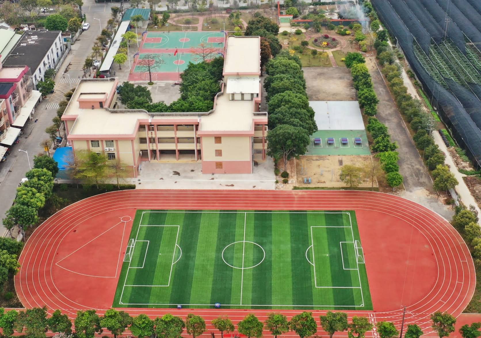 大 稳小学航拍图.jpg
