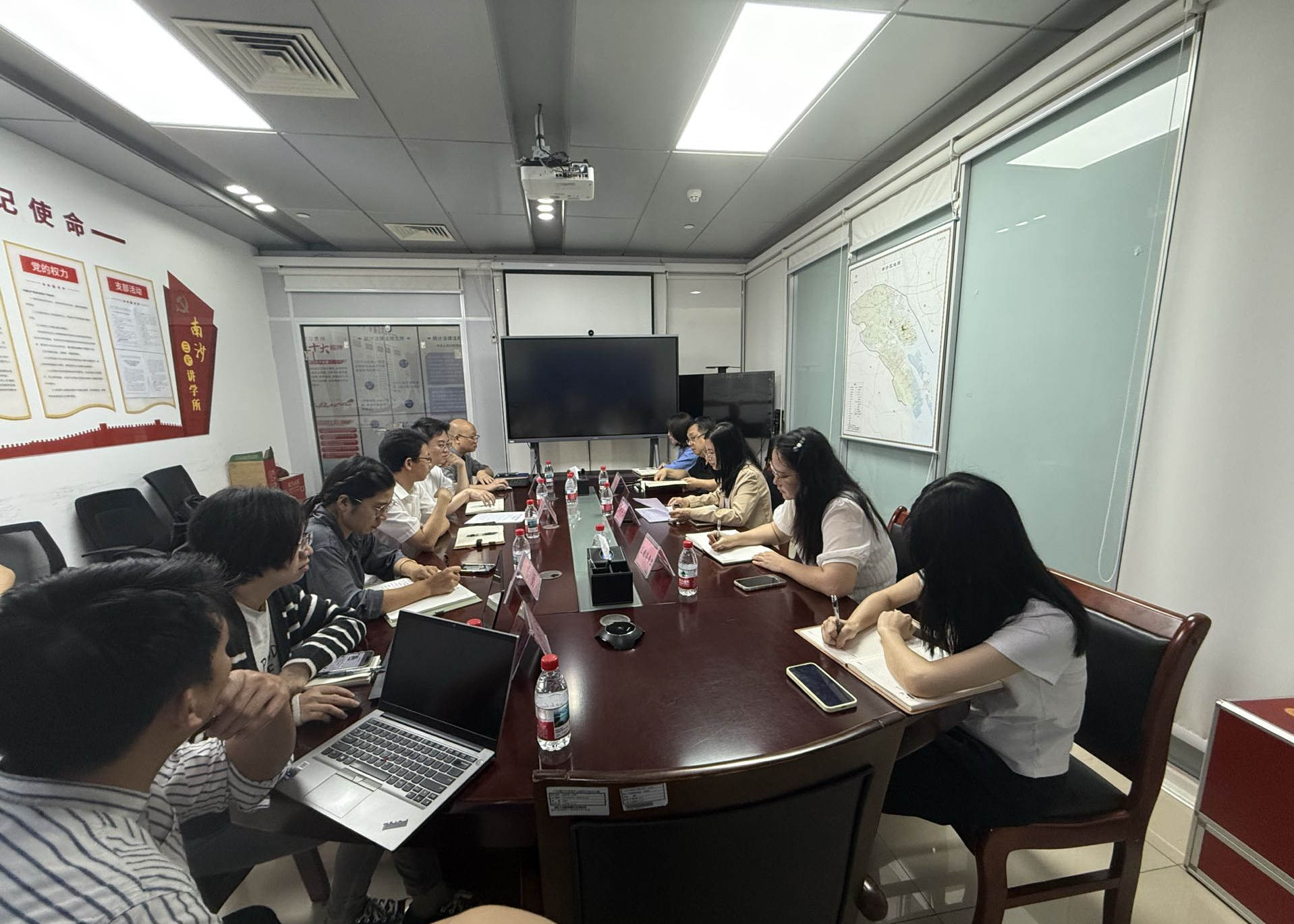 VR彩票
统计局召开城中村改造固定资产投资项目工作对接会议.png